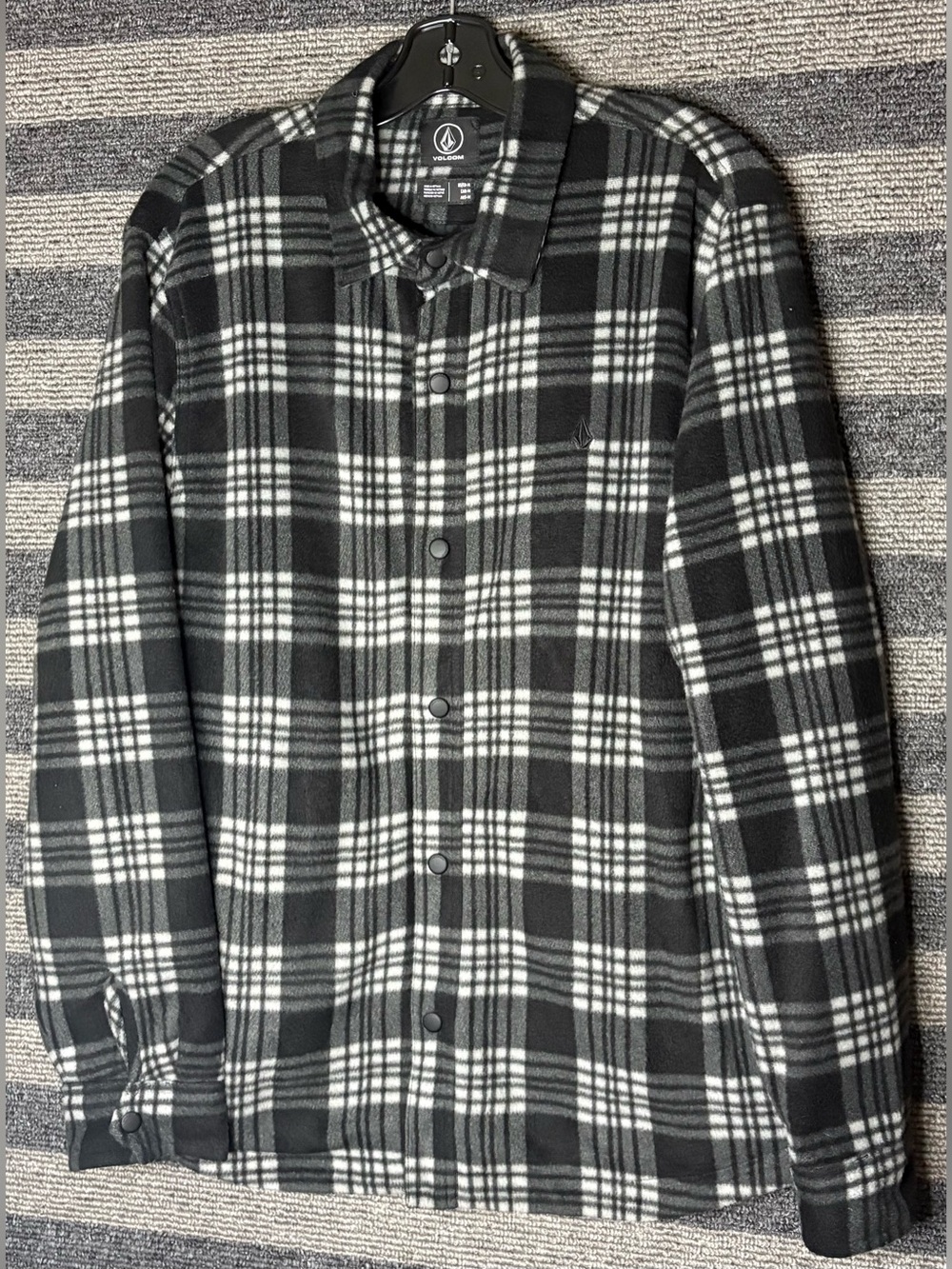Volcom Black and White Plaid Fleece Flannel Snap Up Shirt Jacket Men’s Medium